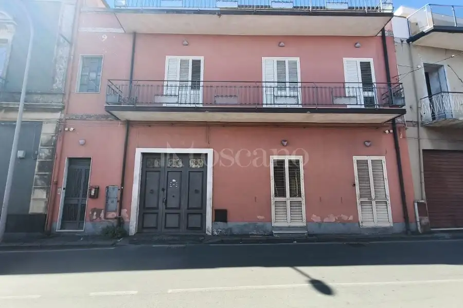 Casa Indipendente in vendita di 416 mq a €298.000 (rif. 174/2026)