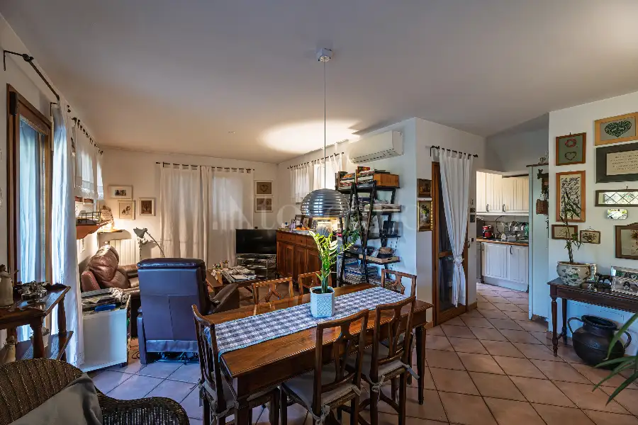 Villino a Schiera in vendita di 260 mq a €450.000 (rif. 28/2025)