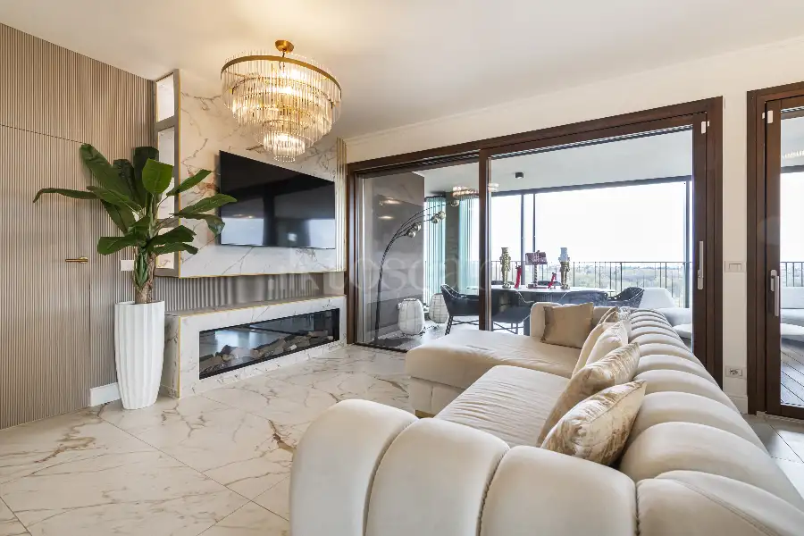 Attico in vendita di 200 mq a €2.100.000 (rif. 32/2026)