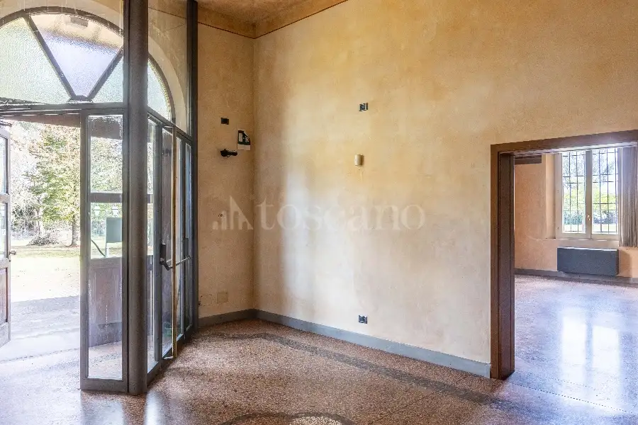Villa in vendita di 2.660 mq a €950.000 (rif. 43/2025)