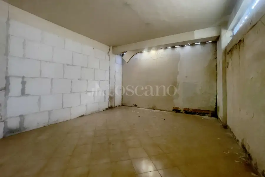 Garage in vendita di 620 mq a €250.000 (rif. 40/2025)