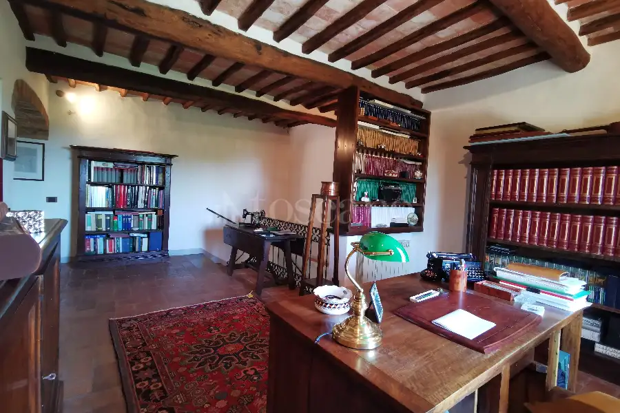 Casale in vendita di 300 mq a €570.000 (rif. 24/2022)