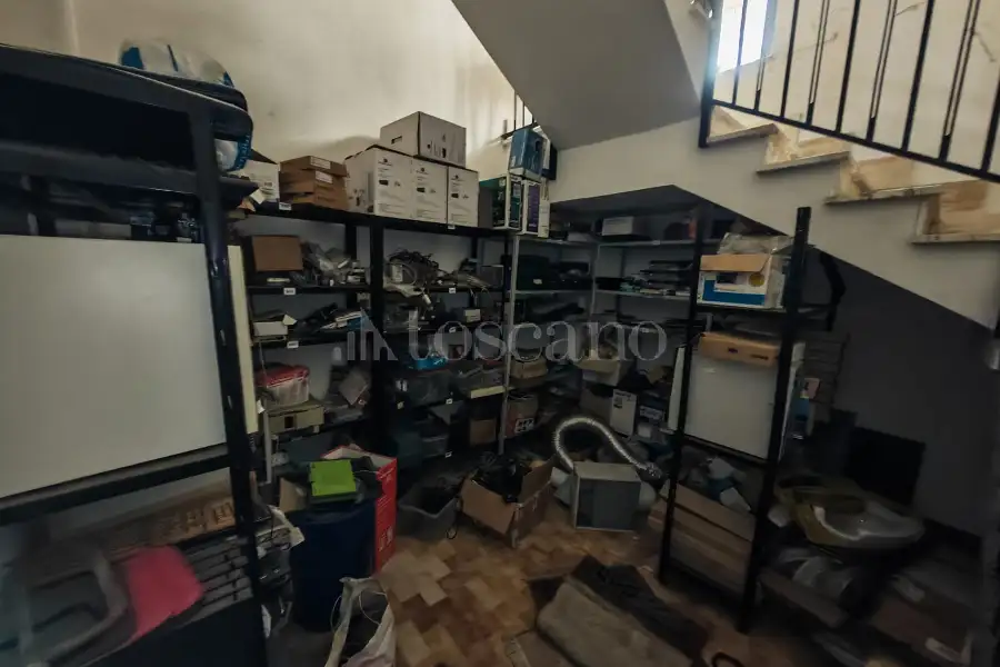 Magazzino in vendita di 368 mq a €210.000 (rif. 47/2026)