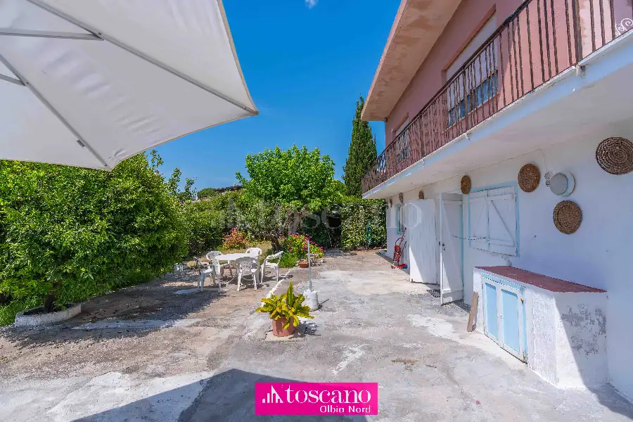 Villa in vendita di 330 mq a €1.500.000 (rif. 42/2026)