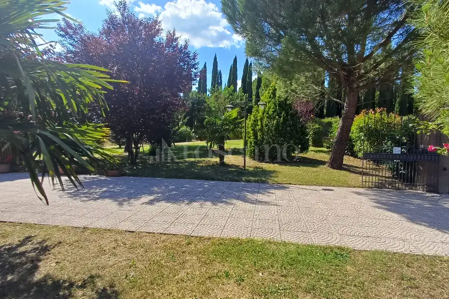 Villa in vendita di 400 mq a €1.230.000 (rif. 11/2026)