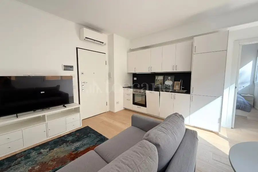 Casa in affitto di 45 mq a €1.470 (rif. 19/2026)