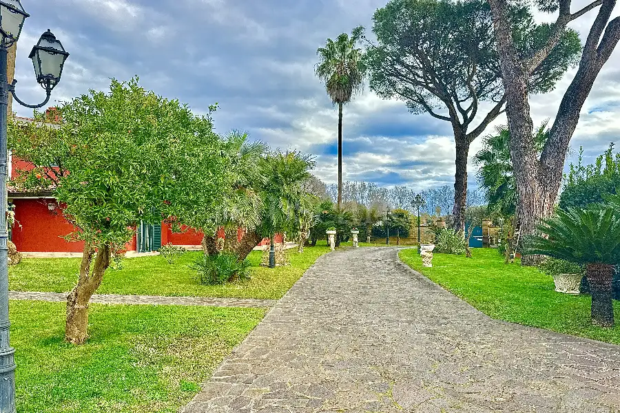Villa in vendita di 300 mq a €445.000 (rif. 11/2025)