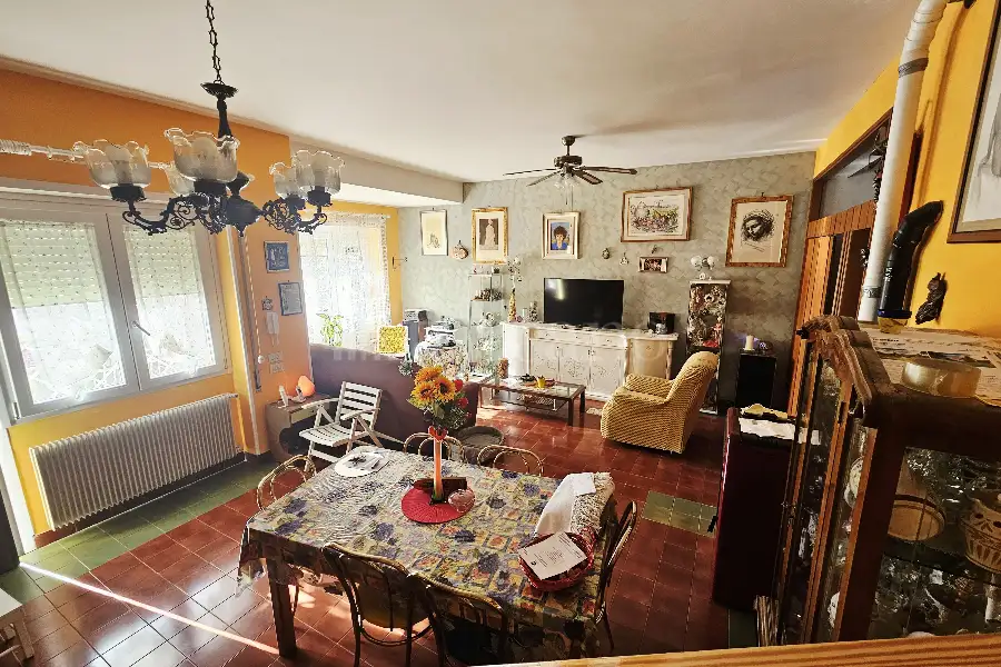 Villa Plurifamiliare in vendita di 160 mq a €275.000 (rif. 122/2025)