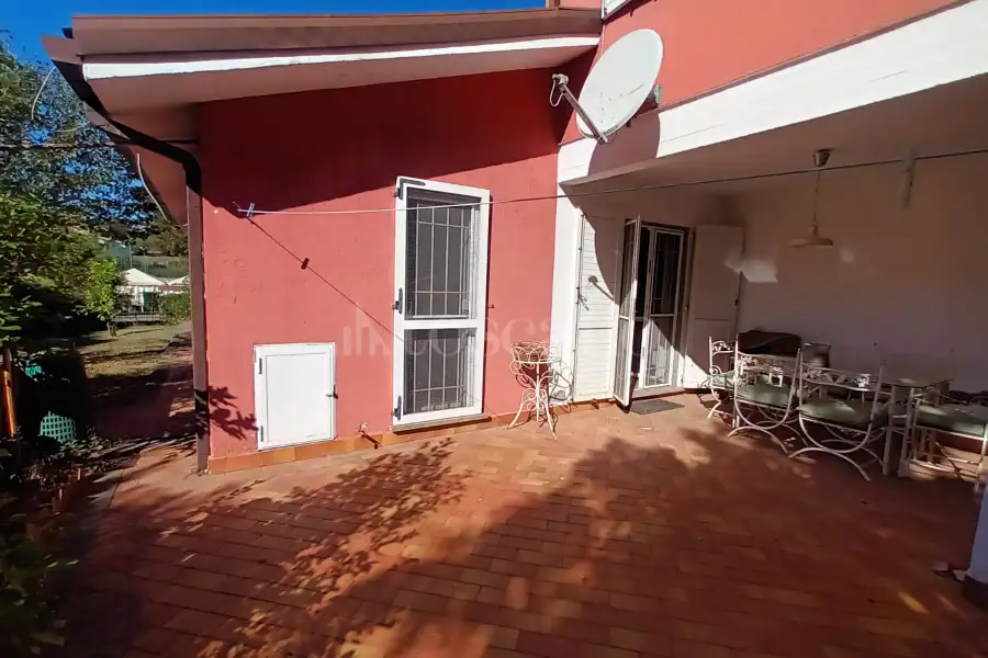 Villa in vendita di 318 mq a €249.000 (rif. 11/2026)