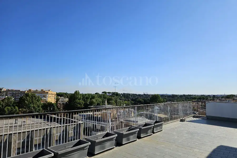 Attico in vendita di 255 mq a €1.580.000 (rif. 25/2025)