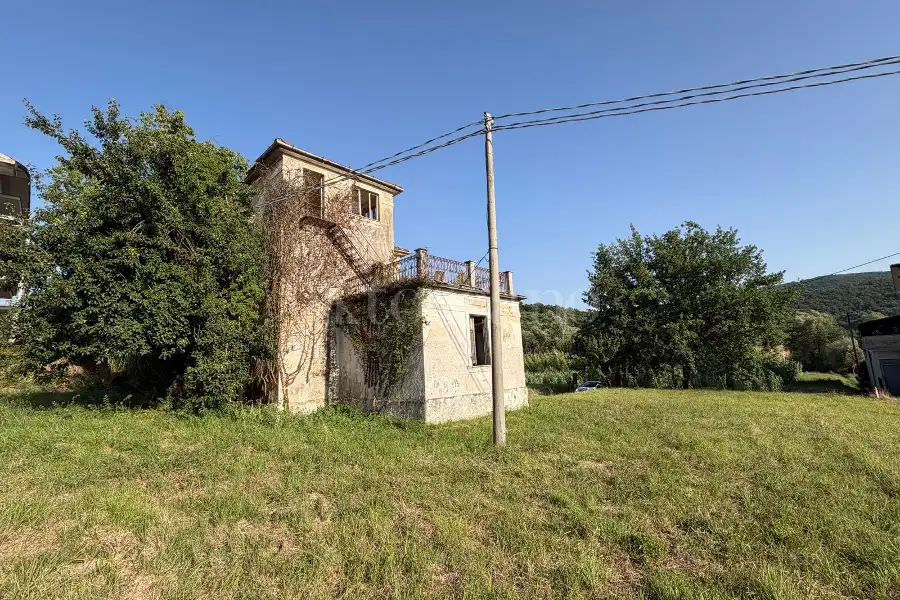 Edificabile Residenziali in vendita di 200 mq a €85.000 (rif. 5/2026)
