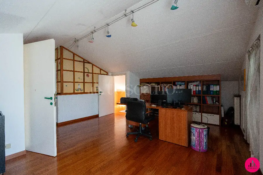 Villa Bifamiliare in vendita di 230 mq a €469.000 (rif. 54/2026)