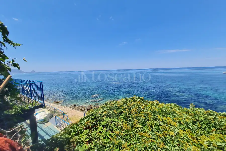 Villa Bifamiliare in vendita di 203 mq a €760.000 (rif. 51/2026)