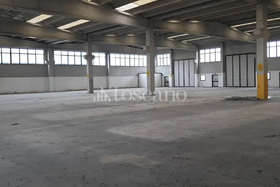 Capannone in vendita di 4000 mq a €1,230,000 (rif. BL6091VE.E)