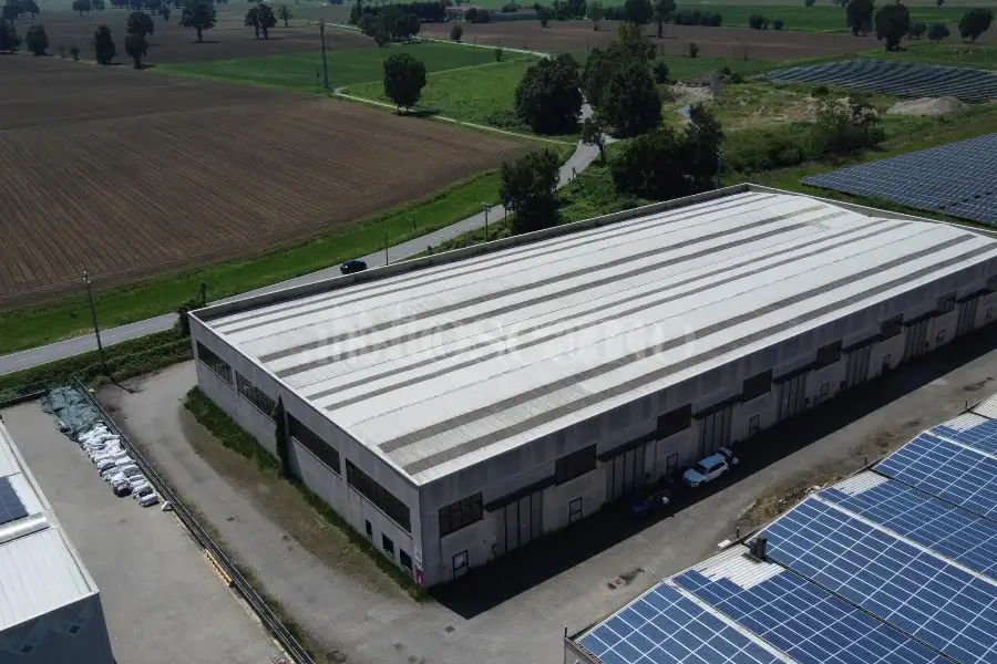 Capannone in vendita di 4000 mq a €1,230,000 (rif. BL6091VE.E)