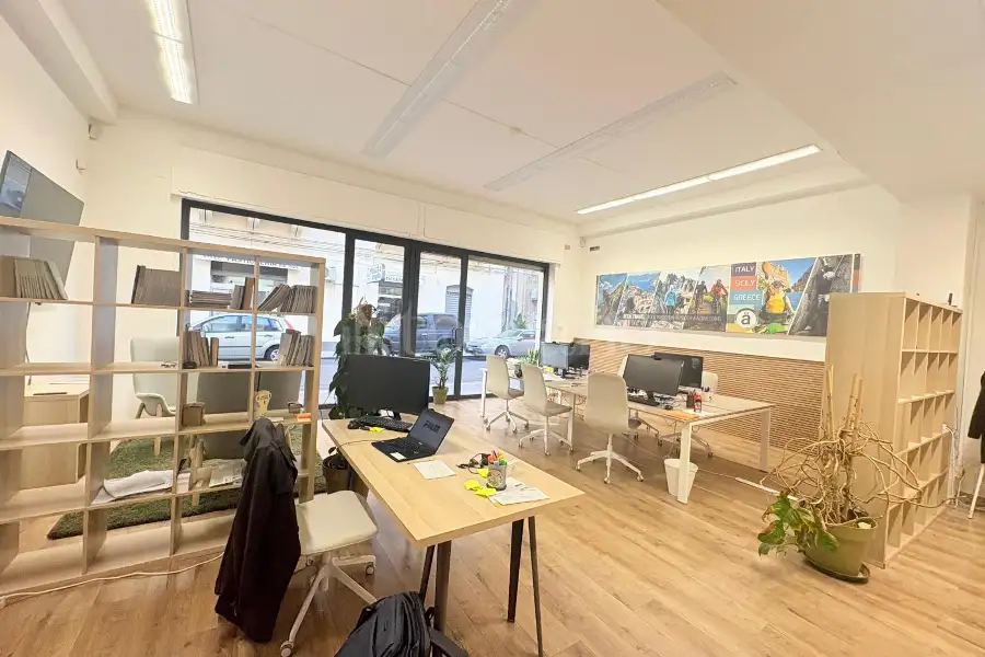 Negozio in vendita di 160 mq a €219.000 (rif. 10/2026)