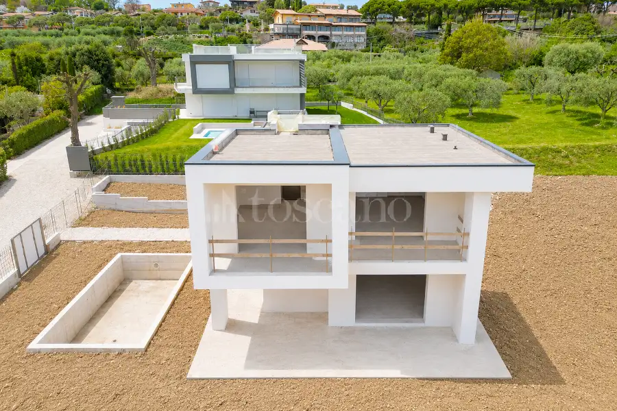 Villa in vendita di 350 mq a €1.100.000 (rif. 26/2025)