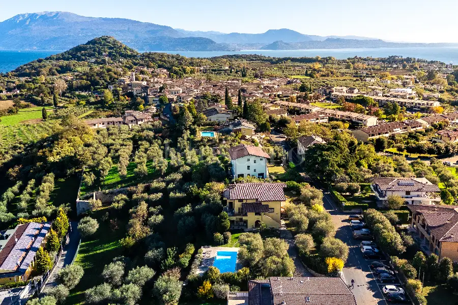 Villa in vendita di 583 mq a €2.680.000 (rif. 66/2025)