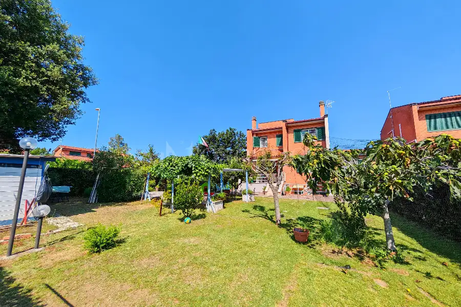 Villa in vendita di 240 mq a €695.000 (rif. 25/2025)