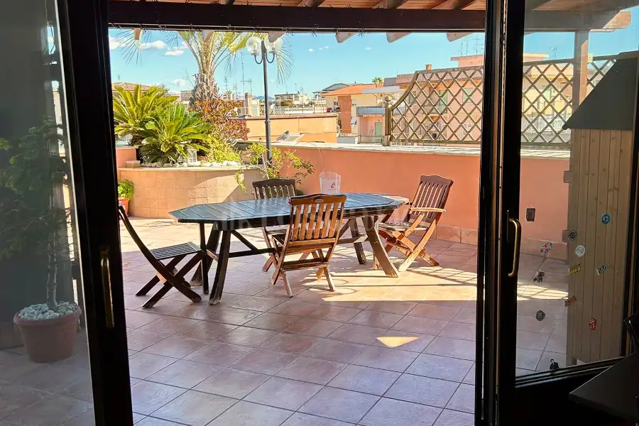Attico in vendita di 200 mq a €830.000 (rif. 96/2025)