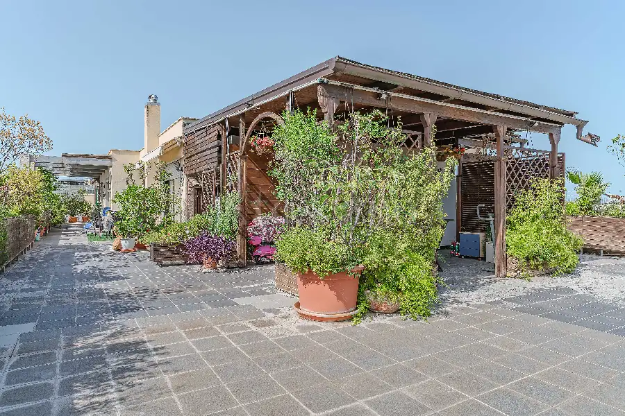 Attico in vendita di 185 mq a €737.000 (rif. 27/2026)