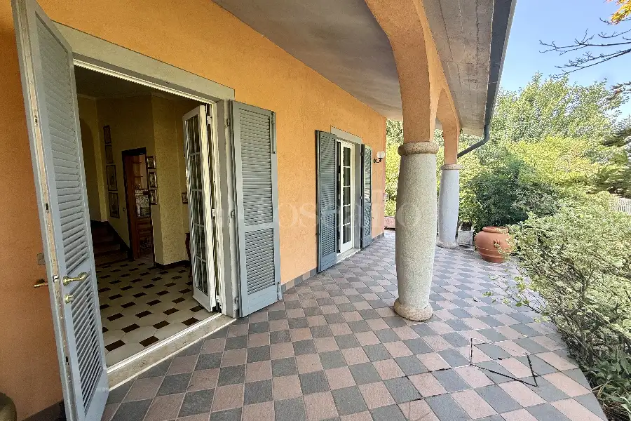 Villa in vendita di 500 mq trattativa riservata (rif. 33/2026)