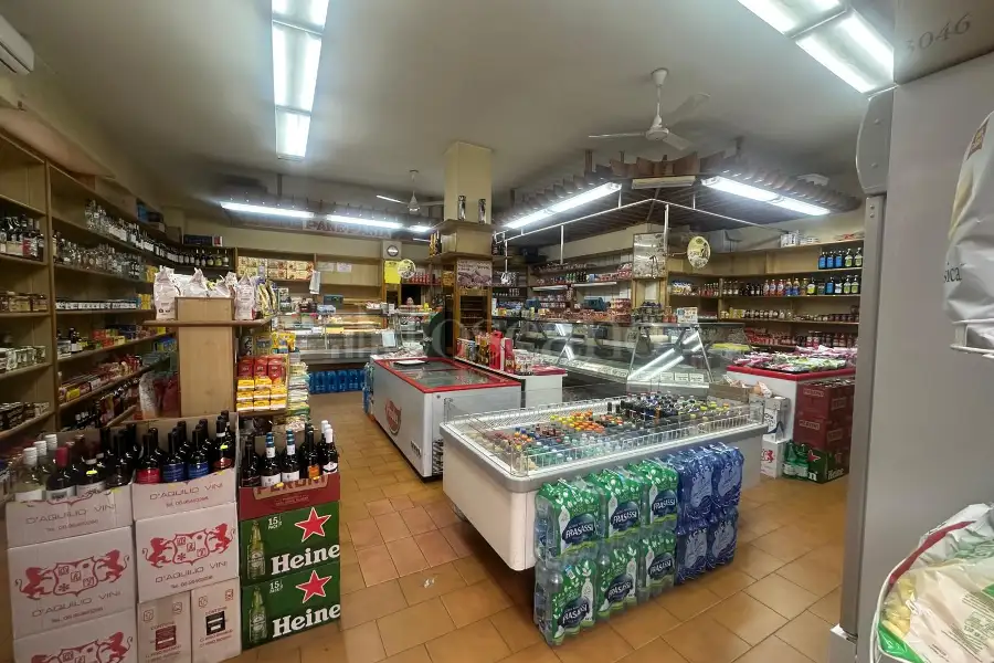 Attività Commerciale in vendita di 100 mq a €50.000 (rif. 33/2025)