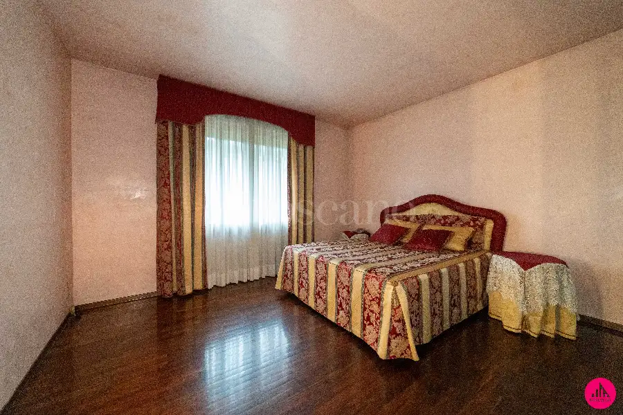 Villa in vendita di 390 mq a €430.000 (rif. 171/2025)