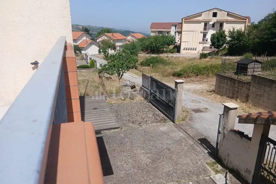Villa Bifamiliare in vendita di 320 mq a €200.000 (rif. 31/2026)