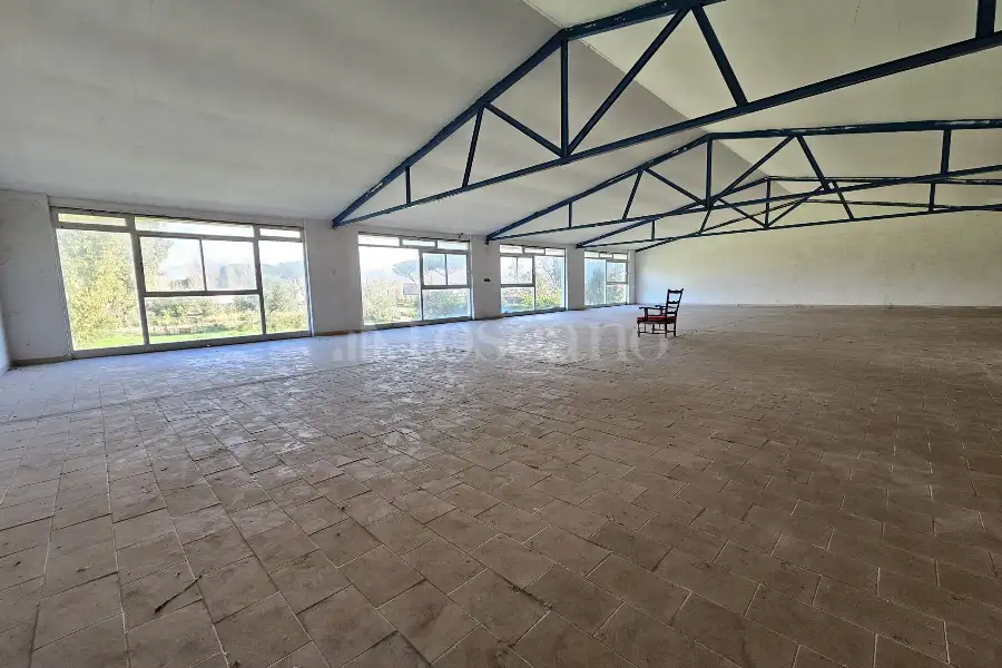 Capannone in vendita di 1.050 mq a €870.000 (rif. 7/2025)