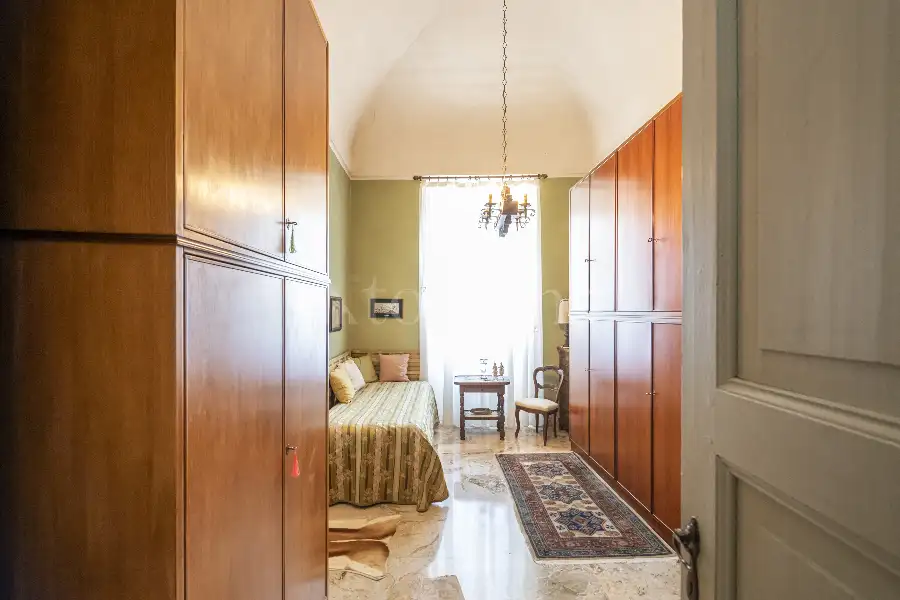 Casale in vendita di 1.000 mq a €1.150.000 (rif. 5/2026)