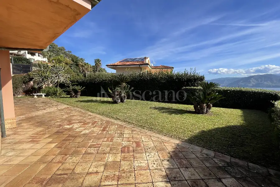 Villa in vendita di 500 mq a €1.500.000 (rif. 45/2025)