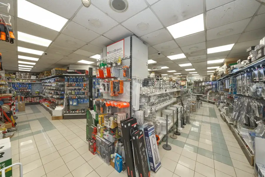 Negozio in vendita di 680 mq a €950.000 (rif. 18/2025)