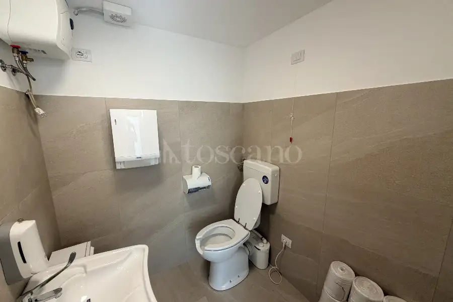 Negozio in affitto di 40 mq a €1.650 (rif. 44/2026)
