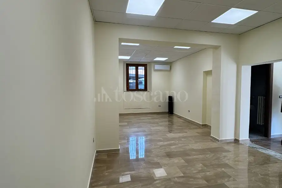 Negozio in affitto di 100 mq a €1.000 (rif. 22/2026)