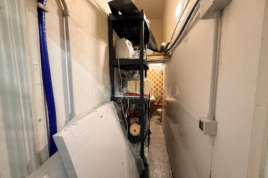 Negozio in vendita di 50 mq a €99.000 (rif. 12/2026)