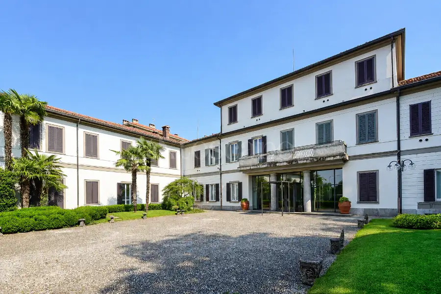 Albergo in vendita di 2.300 mq a €4.500.000 (rif. 39/2026)