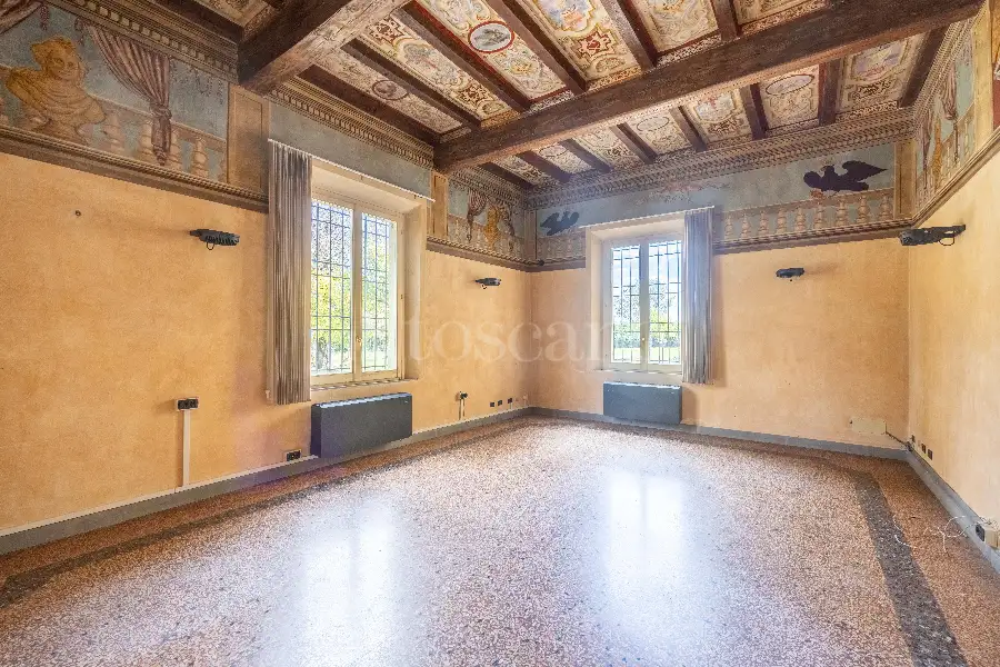 Villa in vendita di 2.660 mq a €950.000 (rif. 43/2025)