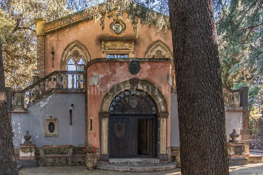 Villa in vendita di 1.200 mq a €4.250.000 (rif. 61/2026)