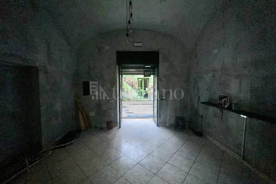 Negozio in affitto di 65 mq a €850 (rif. 40/2024)