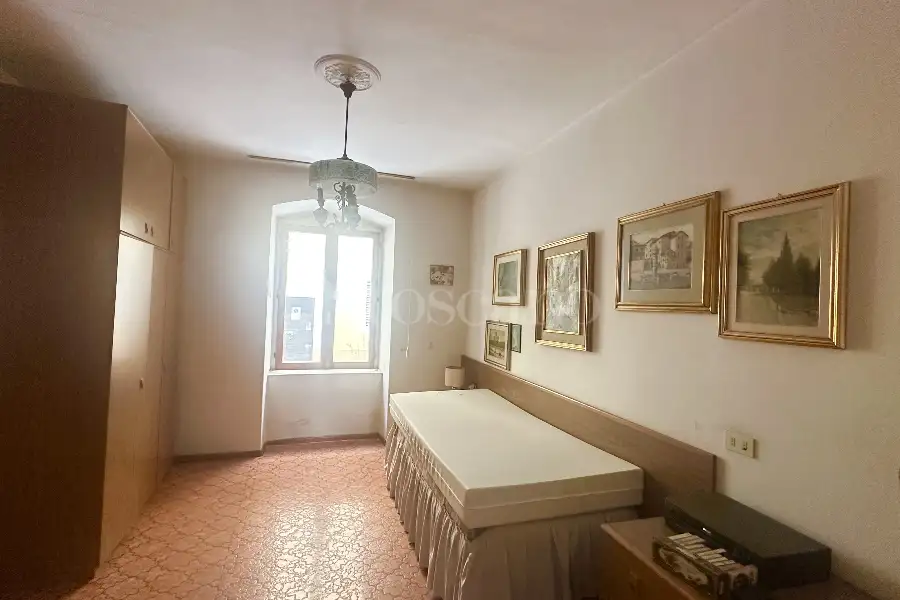 Palazzo in vendita di 330 mq a €300.000 (rif. 3/2026)