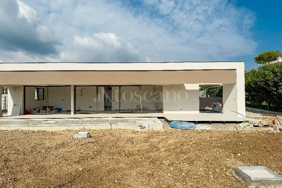Villa in vendita di 362 mq a €1.695.000 (rif. 14/2025)