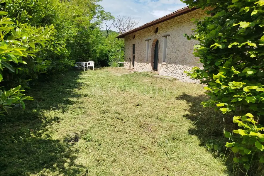 Casale in vendita di 500 mq a €369.000 (rif. 10/2025)