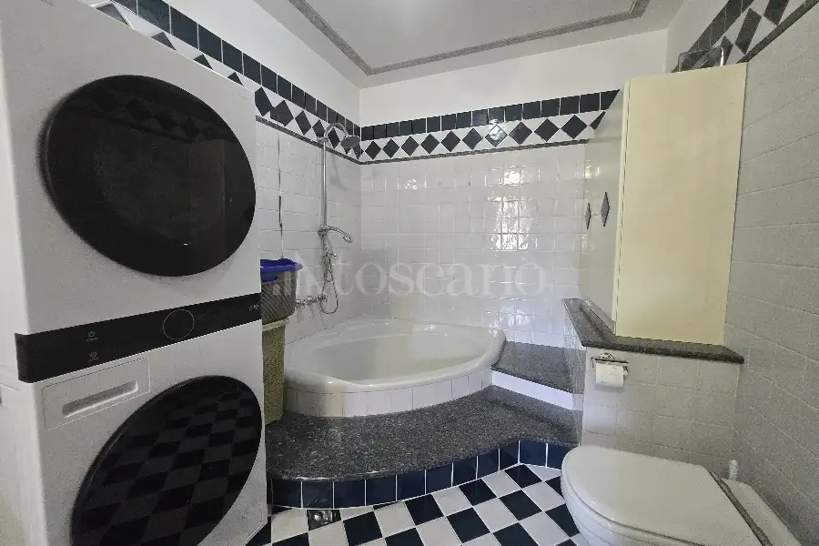 Casa Indipendente in vendita di 410 mq a €615.000 (rif. 40/2025)