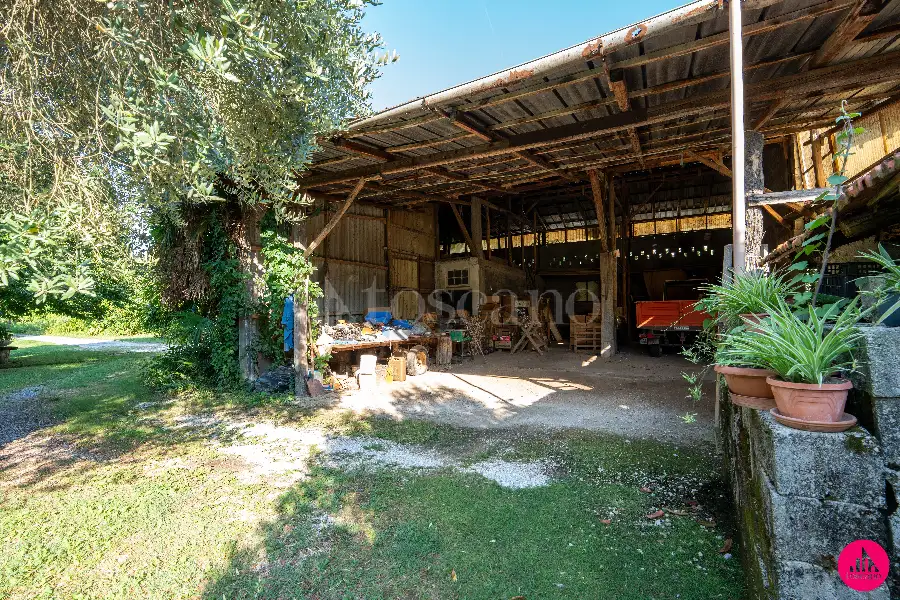 Casa Indipendente in vendita di 360 mq a €320.000 (rif. 128/2026)