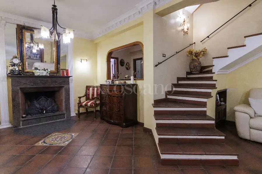 Villa Bifamiliare in vendita di 310 mq a €799.000 (rif. 31/2025)