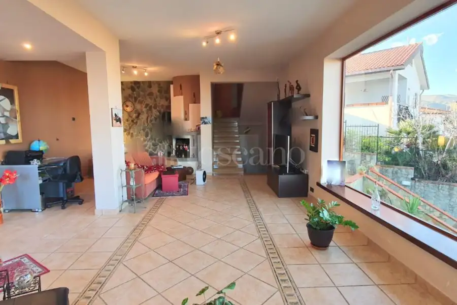 Villa in vendita di 250 mq a €385.000 (rif. 61/2025)