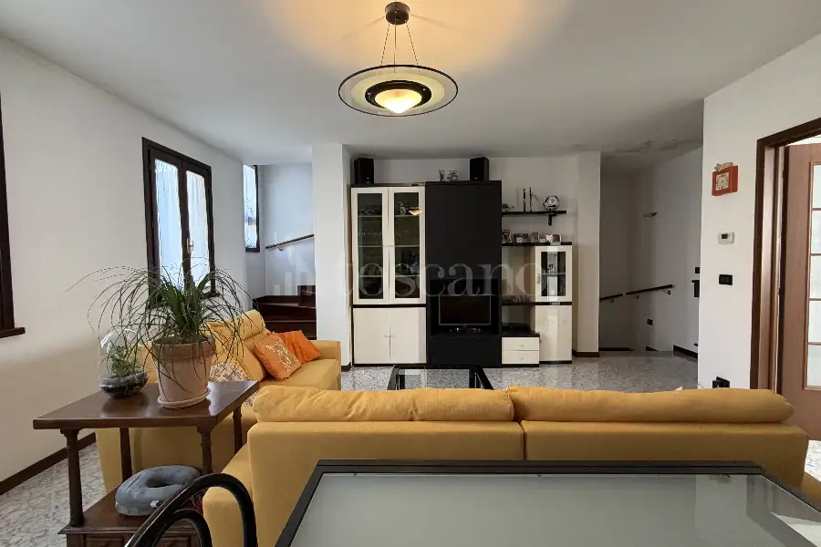 Villino a Schiera in vendita di 161 mq a €175.000 (rif. 19/2026)