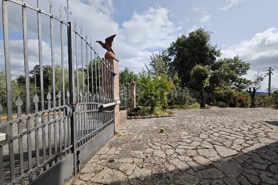 Casa Indipendente in vendita di 220 mq a €339.000 (rif. 7/2025)
