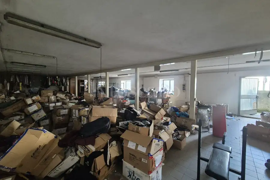 Magazzino in vendita di 200 mq a €63.000 (rif. 2/2026)